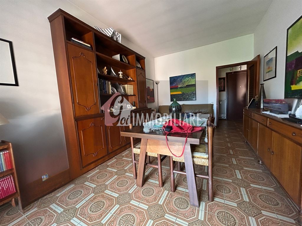 Trilocale Luminoso a Due Passi dal Centro con Cantina e Garage